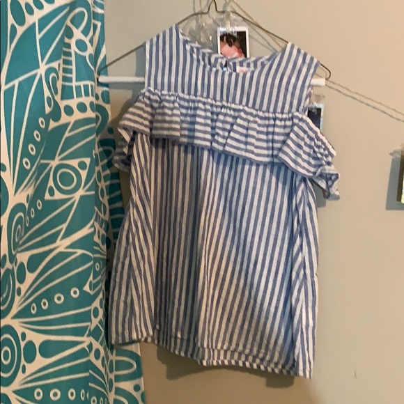 white and blue cold shoulder top - Picture 1 of 3